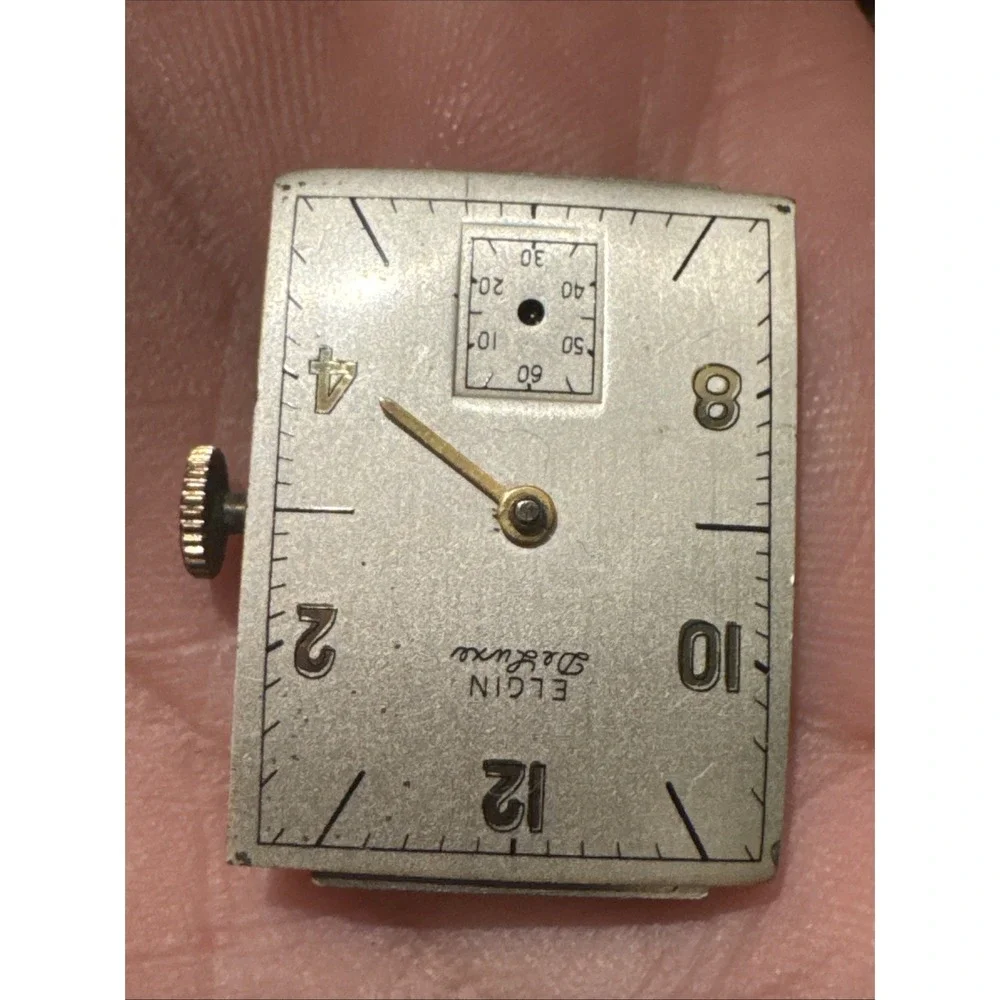 Vintage 1943 Elgin 558 17 jewel men's wrist watch movement with dial and crown‎